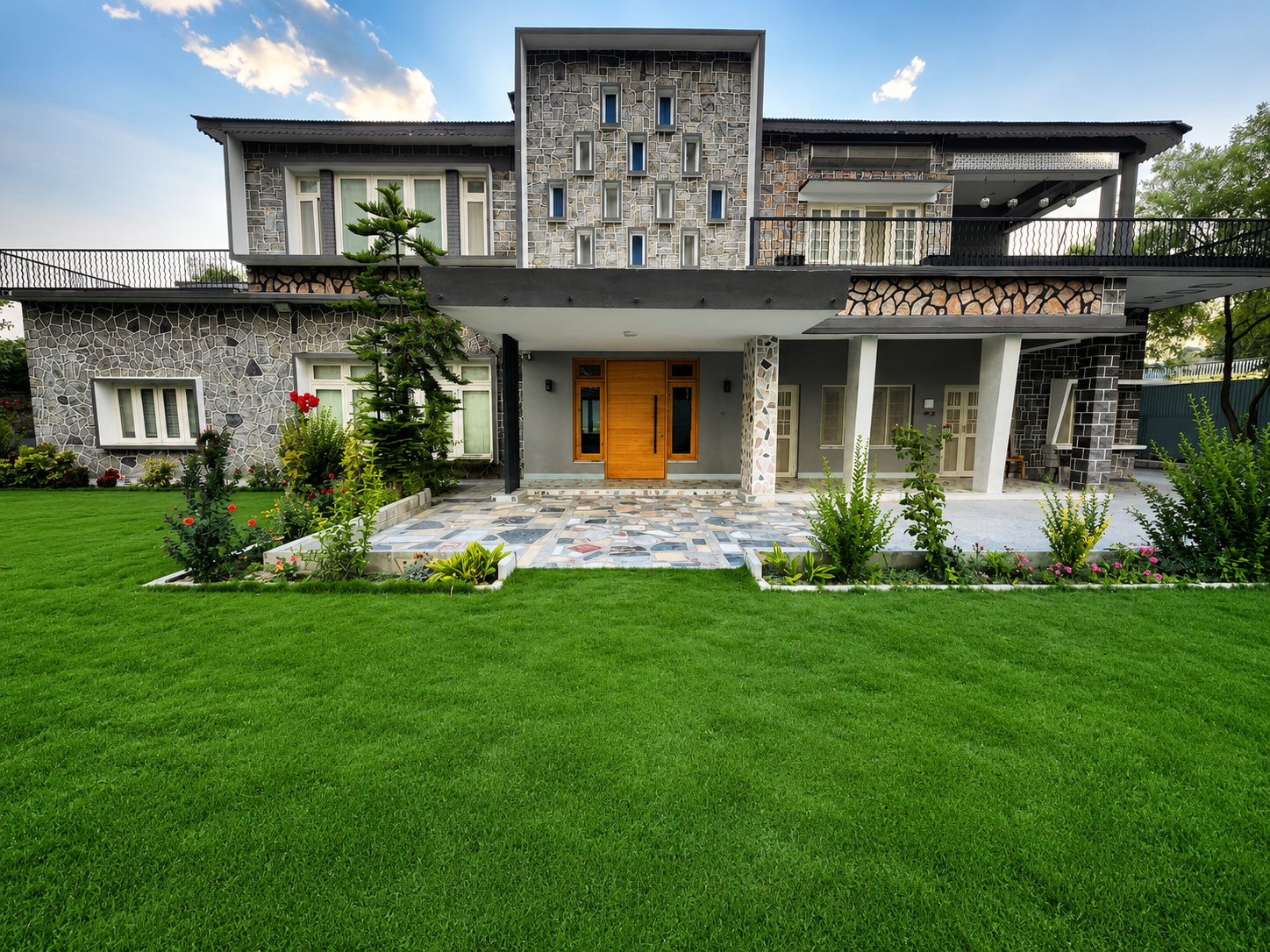 Jhangi House — 3-storey stone mansion facade